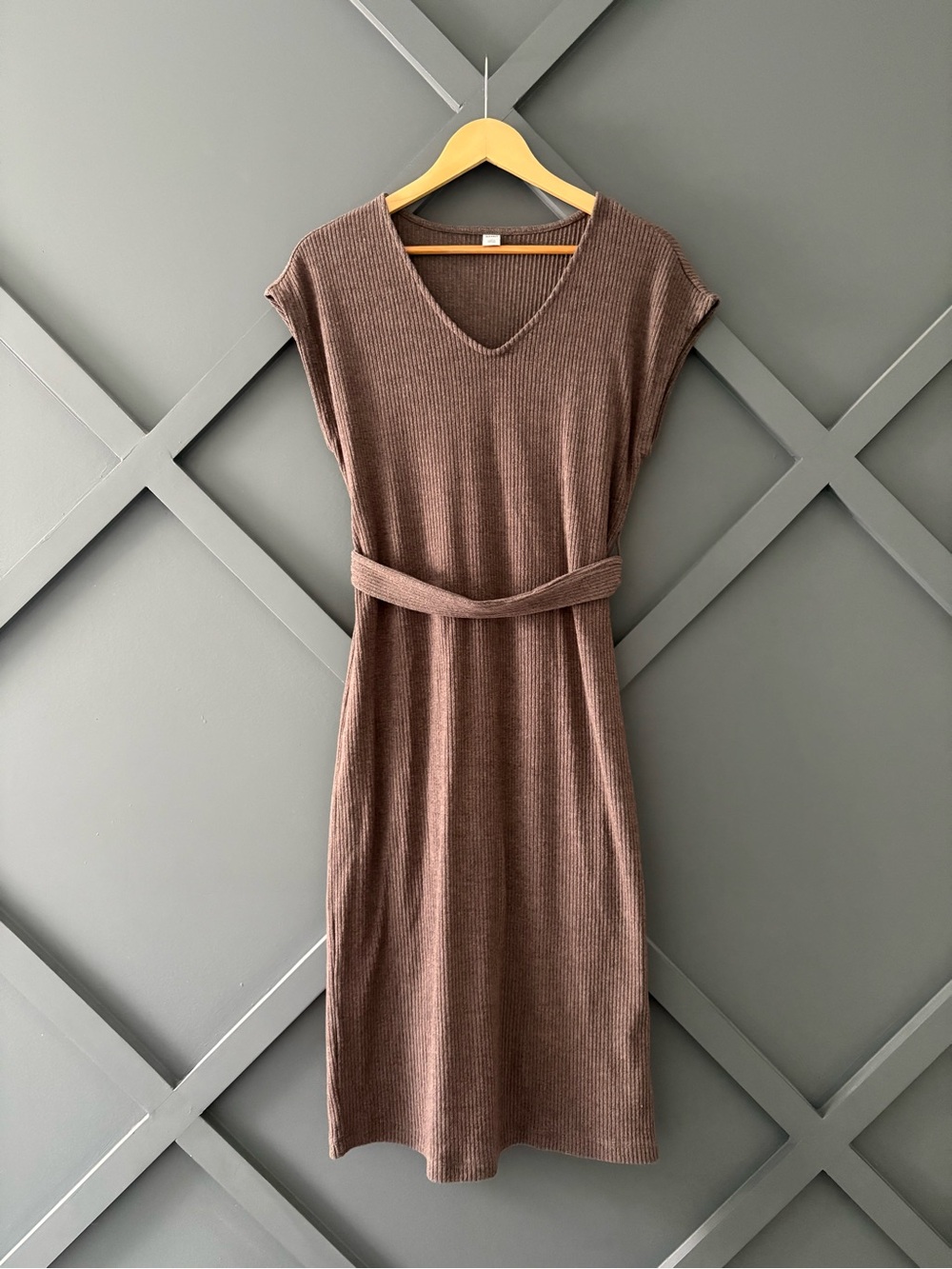 Old Navy ribbed midi dress